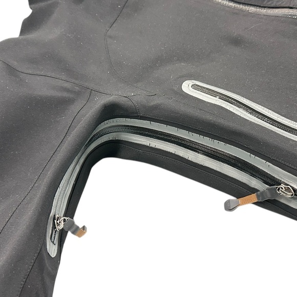 The North Face Summit Series GORE-TEX Soft Shell Jacket - Picture 7 of 13